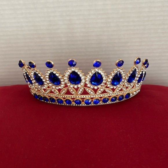 BIEMBI Hair Jewelry Crown Tiaras for Women - Picture 2 of 9